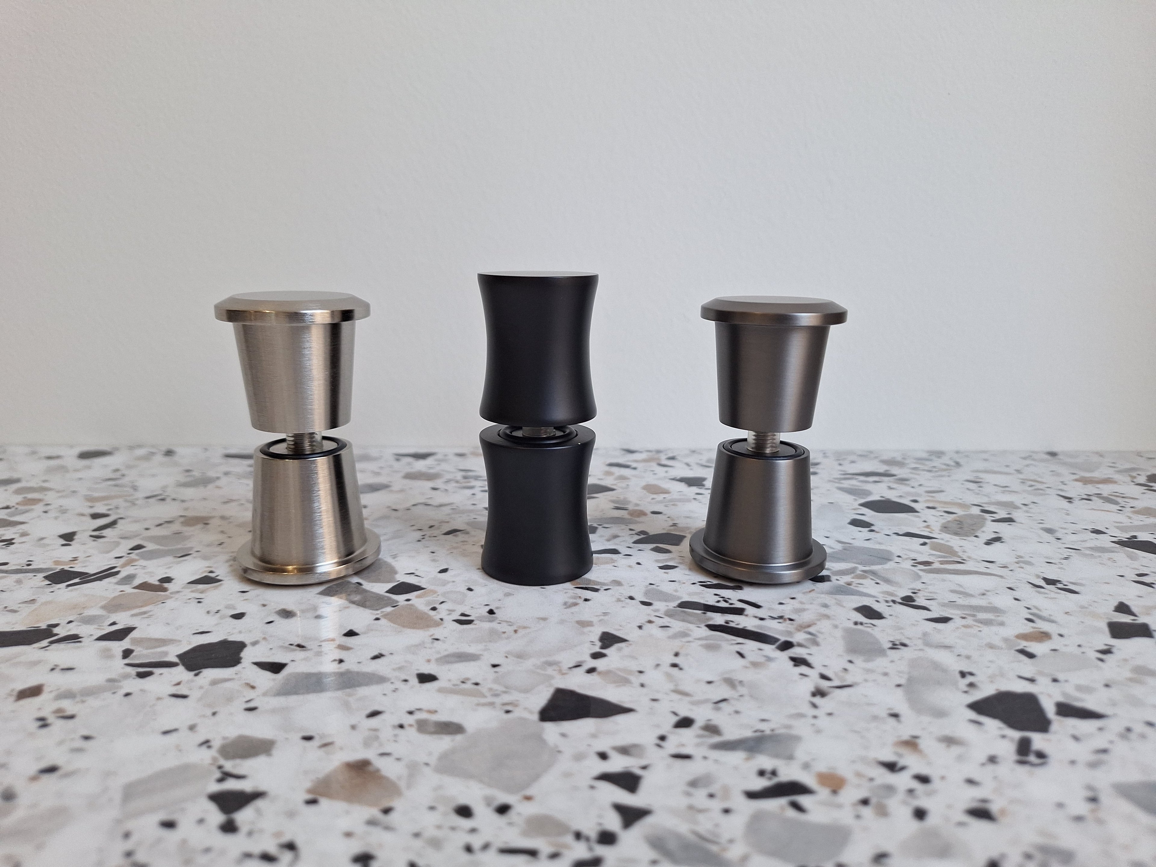 Round Handles and Knobs